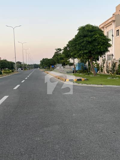 AWT 1 KANAL B BLOCK PLOT NEAR TO PARK COMM VERY BEAUTIFUL LOCATION