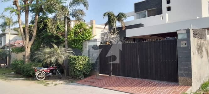 1 KANAL ELEGANT AND FULLY MAINTAINED SUPER HOT LOCATED BUNGALOW IS AVAILABLE IN THE BEST BLOCK OF DHA LAHORE. 1 KANAL ELEGANT AND FULLY MAINTAINED SUPER HOT LOCATED BUNGALOW IS AVAILABLE IN THE BEST BLOCK OF DHA LAHORE.
