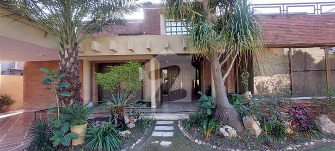 OWNER BUILD 2 KANAL ELEGANT AND FULLY MAINTAINED SUPER HOT LOCATED BUNGALOW IS AVAILABLE IN THE BEST BLOCK OF DHA LAHORE NEAR LALAK JAN CHOWK AND DHA CINEMA.