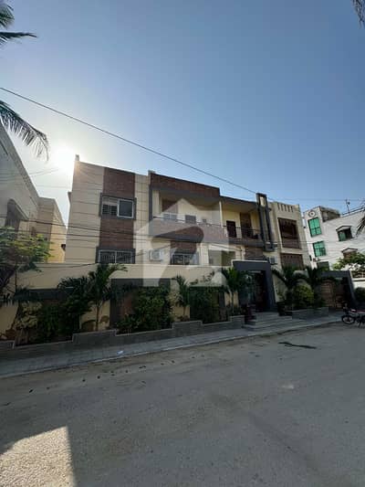 3-Bedroom Drawing Apartment For Sale In Bath Island: This Small Complex Features A Total Of Four Apartments, With A Basement Parking Area For Two Cars And A Servant Quarter.