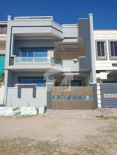 صنوبر سٹی اڈیالہ روڈ,راولپنڈی میں 4 کمروں کا 5 مرلہ مکان 1.55 کروڑ میں برائے فروخت۔ صنوبر سٹی اڈیالہ روڈ,راولپنڈی میں 4 کمروں کا 5 مرلہ مکان 1.55 کروڑ میں برائے فروخت۔
