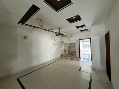 بحریہ ٹاؤن فیز 2 بحریہ ٹاؤن راولپنڈی,راولپنڈی میں 3 کمروں کا 1 کنال مکان 1.1 لاکھ میں کرایہ پر دستیاب ہے۔ بحریہ ٹاؤن فیز 2 بحریہ ٹاؤن راولپنڈی,راولپنڈی میں 3 کمروں کا 1 کنال مکان 1.1 لاکھ میں کرایہ پر دستیاب ہے۔