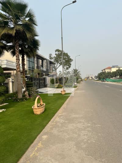ڈی ایچ اے فیز 7 - بلاک ڈبلیو ڈی ایچ اے فیز 7,ڈی ایچ اے ڈیفینس,لاہور میں 1 کنال رہائشی پلاٹ 5.65 کروڑ میں برائے فروخت۔