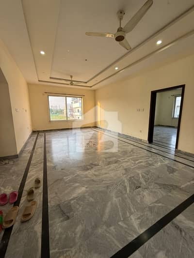 1 Kanal Upper Portion Available For Rent in Top City-1 Block B Prime Location Near to Masjid Park School Hospital & Market