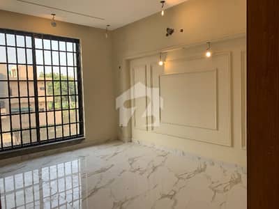 10 Marla Brand New House for sale in Tariq garden