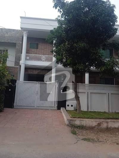 I-8-2 Beautiful Triple Storey House For Sale