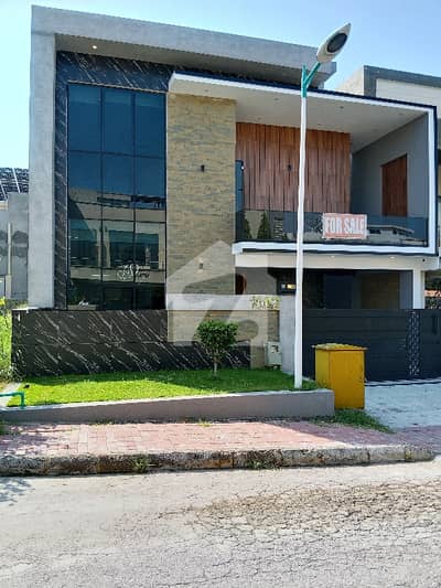 designer double hight house for sale