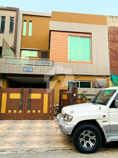 5 MARLA HOUSE IN BB BLOCK, WITH 3 BEDS, & PRIME LOCATION 5 MARLA HOUSE IN BB BLOCK, WITH 3 BEDS, & PRIME LOCATION