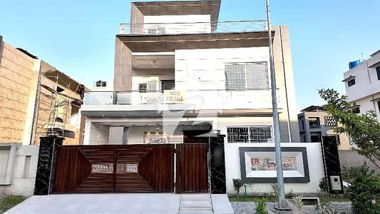 10 Marla House for Sale in Punjab Coop Housing Society Lahore