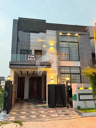 5 MARLA LUXURY MODERN STYLE HOUSE AVAILABLE FOR SALE BAHRIA TOWN LHR