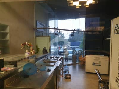 ڈی ایچ اے فیز 4 ڈی ایچ اے ڈیفینس,لاہور میں 8 مرلہ Studio دکان 6.5 لاکھ میں کرایہ پر دستیاب ہے۔