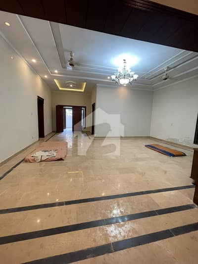 2 Bedrooms Upper Portion All Facilities Scheme 3