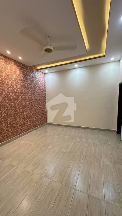 پنجاب سمال انڈسٹریز کالونی لاہور میں 4 کمروں کا 7 مرلہ مکان 2.75 کروڑ میں برائے فروخت۔ پنجاب سمال انڈسٹریز کالونی لاہور میں 4 کمروں کا 7 مرلہ مکان 2.75 کروڑ میں برائے فروخت۔