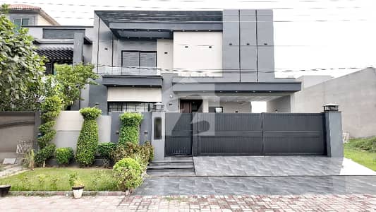 1 KANAL HOUSE FOR IN SALE MAIN BOULEVARD BEACON HOUSE SOCIETY LAHORE