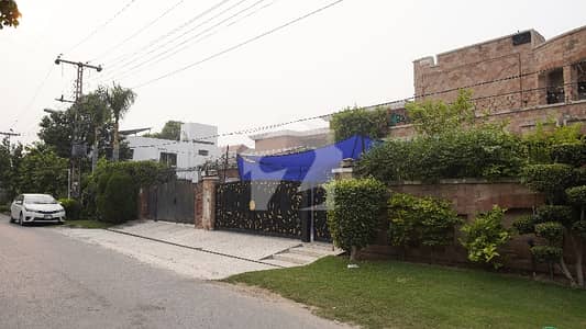 1 Kanal Spacious House For Sale In Best Price At Z Block DHA Phase 3.