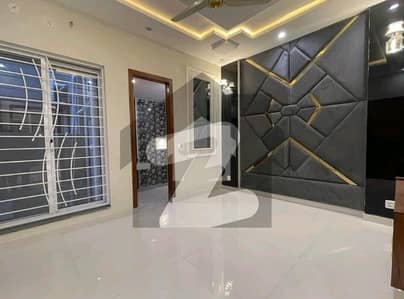 بحریہ ٹاؤن سیکٹر سی بحریہ ٹاؤن,لاہور میں 5 کمروں کا 10 مرلہ مکان 3.8 کروڑ میں برائے فروخت۔ بحریہ ٹاؤن سیکٹر سی بحریہ ٹاؤن,لاہور میں 5 کمروں کا 10 مرلہ مکان 3.8 کروڑ میں برائے فروخت۔