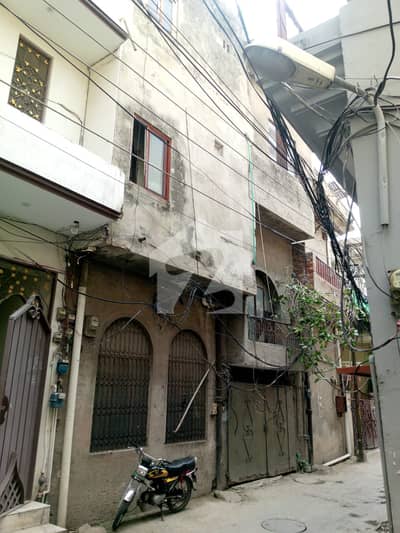 اسلامیہ پارک لاہور میں 7 کمروں کا 8 مرلہ مکان 3.2 کروڑ میں برائے فروخت۔