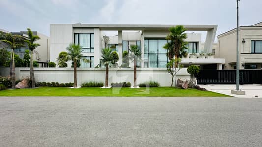 2-KANAL ELEGANT AND FULLY MAINTAINED SUPER HOT LOCATED BUNGALOW IS AVAILABLE IN THE BEST BLOCK OF DHA LAHORE.