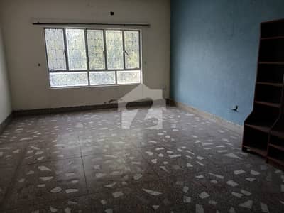 666 square yards cda transfer nice located old construction house available in f-7/2