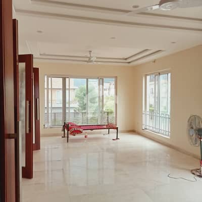 E-11/3 multi 14 marla 5 bedrooms full house available for rent
