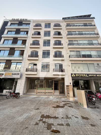 5 MARLA BUILDING FOR SLAE IN BAHRIA TOWN LAHORE