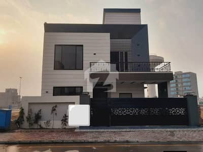 بحریہ ٹاؤن سیکٹرڈی بحریہ ٹاؤن,لاہور میں 5 کمروں کا 10 مرلہ مکان 4.3 کروڑ میں برائے فروخت۔ بحریہ ٹاؤن سیکٹرڈی بحریہ ٹاؤن,لاہور میں 5 کمروں کا 10 مرلہ مکان 4.3 کروڑ میں برائے فروخت۔