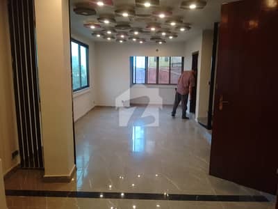 1350 Sq. Ft. Executive Office Available for Rent in Gulberg 3, Lahore
