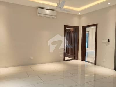FOR RENT Fully Renovated 4-Bedrooms Triple Storey House F_8/3