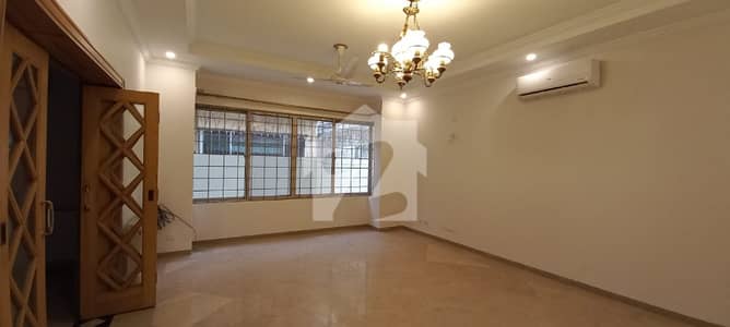 ایف ۔ 6/1 ایف ۔ 6,اسلام آباد میں 7 کمروں کا 1 کنال مکان 37.0 کروڑ میں برائے فروخت۔