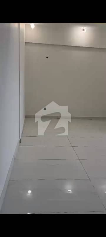 Hill Crest Apartment 3 Bed DD For Rent - 6 Washrooms - Servant Quarter