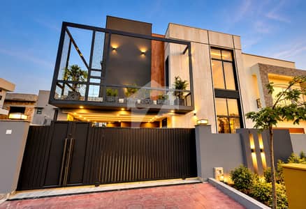 10 Marla Lavish Bungalow on Prime Location of DHA Phase 5 Lahore For Rent