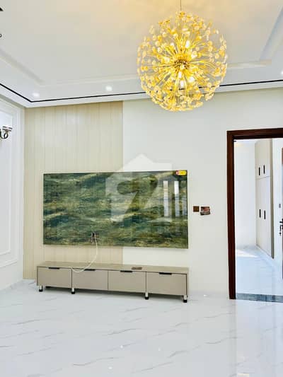 13 Marla brand new house available for rent in lunch ya Housing Society Lahore Bijnor Pani available