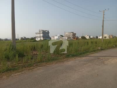 آئی ۔ 16 اسلام آباد میں 7 مرلہ رہائشی پلاٹ 1.35 کروڑ میں برائے فروخت۔