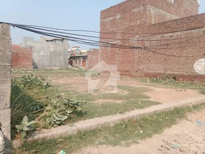 پاک ٹاؤن كاموكى میں 10 مرلہ رہائشی پلاٹ 1.5 کروڑ میں برائے فروخت۔