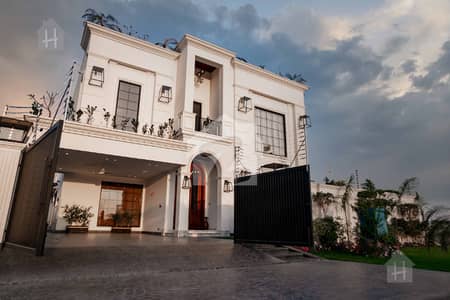 Top Class Modern Design Top Notched Luxury House For Sale