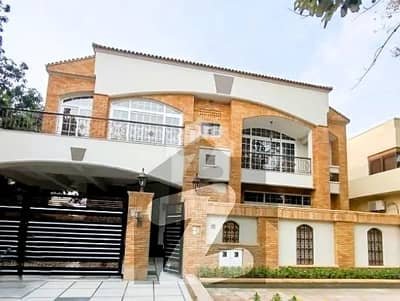 1 Kanal Well Maintained Bungalow For Sale | DHA Phase 3 Lahore | Excellent Location 1 Kanal Well Maintained Bungalow For Sale | DHA Phase 3 Lahore | Excellent Location