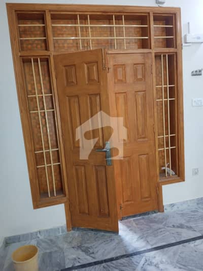 جی ۔ 13 اسلام آباد میں 14 مرلہ Studio زیریں پورشن 1.45 لاکھ میں کرایہ پر دستیاب ہے۔