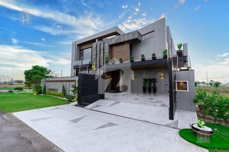 1 Kanal Modern Design House For Sale Good Location in DHA PHASE 6