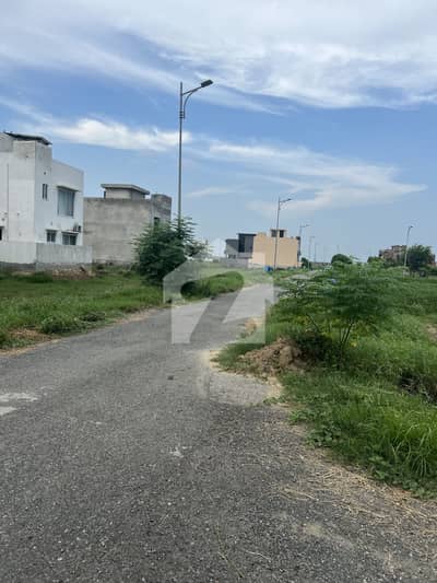 DHA Phase 6 E Ext Market Facing Park