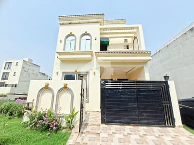 5 Marla House Avaliable For Rent In Lake City