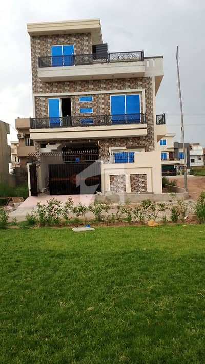 6 Marla dubel stori corner and 12 Marla extra line House for sale i-11/2 islamabad