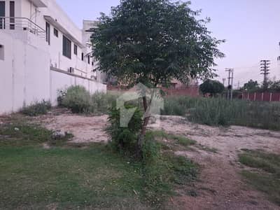1 Kanal ideal location Plot For Built Home Near Park Mosque Market Plot For Sale