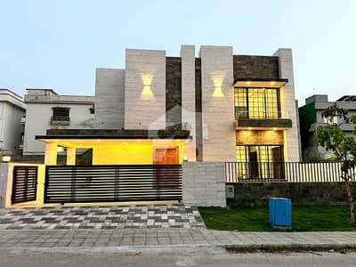 Brand New 1 Kanal Luxurious House For Sale