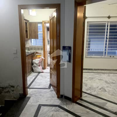 25*40 upper portion For Rent in G13 Islamabad