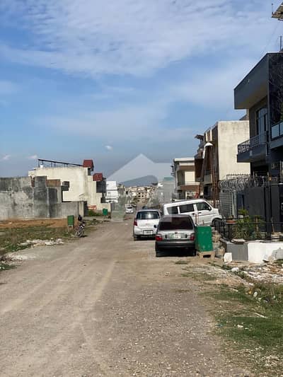 30x60 7 Marla Plot For Sale In G-14/2 Street 87 Plot?