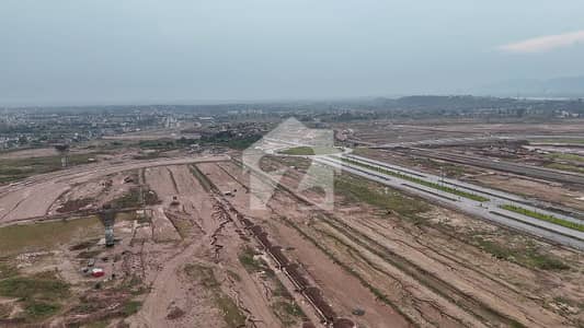 مارگلہ انکلیو مارگلہ ایونیو,اسلام آباد میں 1 کنال رہائشی پلاٹ 8.5 کروڑ میں برائے فروخت۔