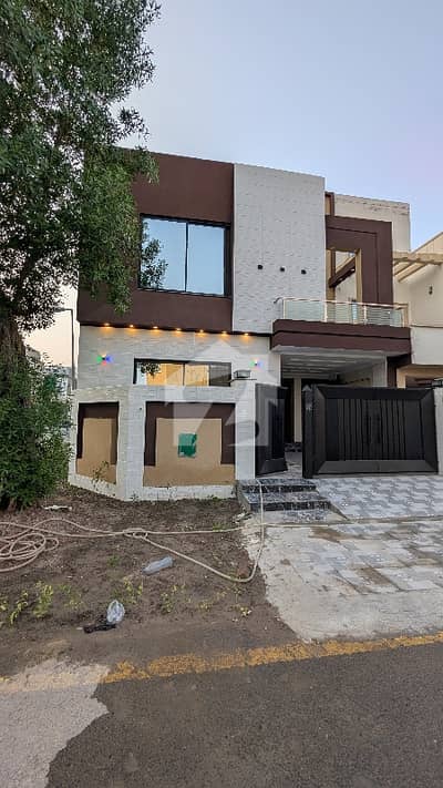 5.5 Corner House For Sale Bahria Nasheman Lahore