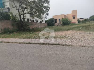 ڈی ایچ اے فیز 2 - سیکٹر جی ڈی ایچ اے ڈیفینس فیز 2,ڈی ایچ اے ڈیفینس,اسلام آباد میں 1 کنال رہائشی پلاٹ 5.6 کروڑ میں برائے فروخت۔ ڈی ایچ اے فیز 2 - سیکٹر جی ڈی ایچ اے ڈیفینس فیز 2,ڈی ایچ اے ڈیفینس,اسلام آباد میں 1 کنال رہائشی پلاٹ 5.6 کروڑ میں برائے فروخت۔