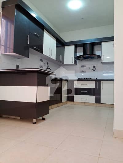 3 Bed Lounge Apartment