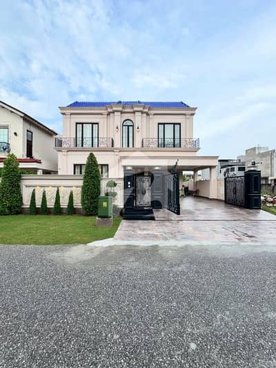 1 Kanal luxury house available for rent